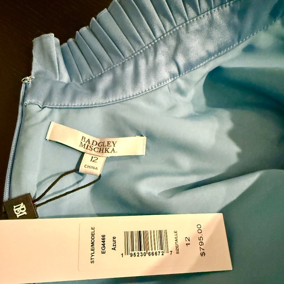 BADGLEY MISCHKA Pleated-Trim Trumpet Mikado Gown NWT Size 12 - Picture 4 of 4